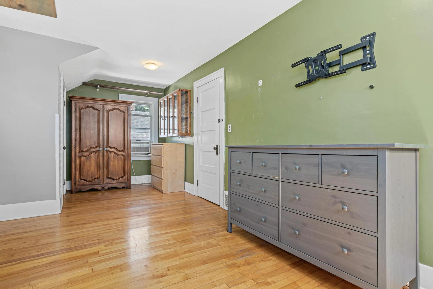 4255 1st Avenue, Minneapolis, MN 55409