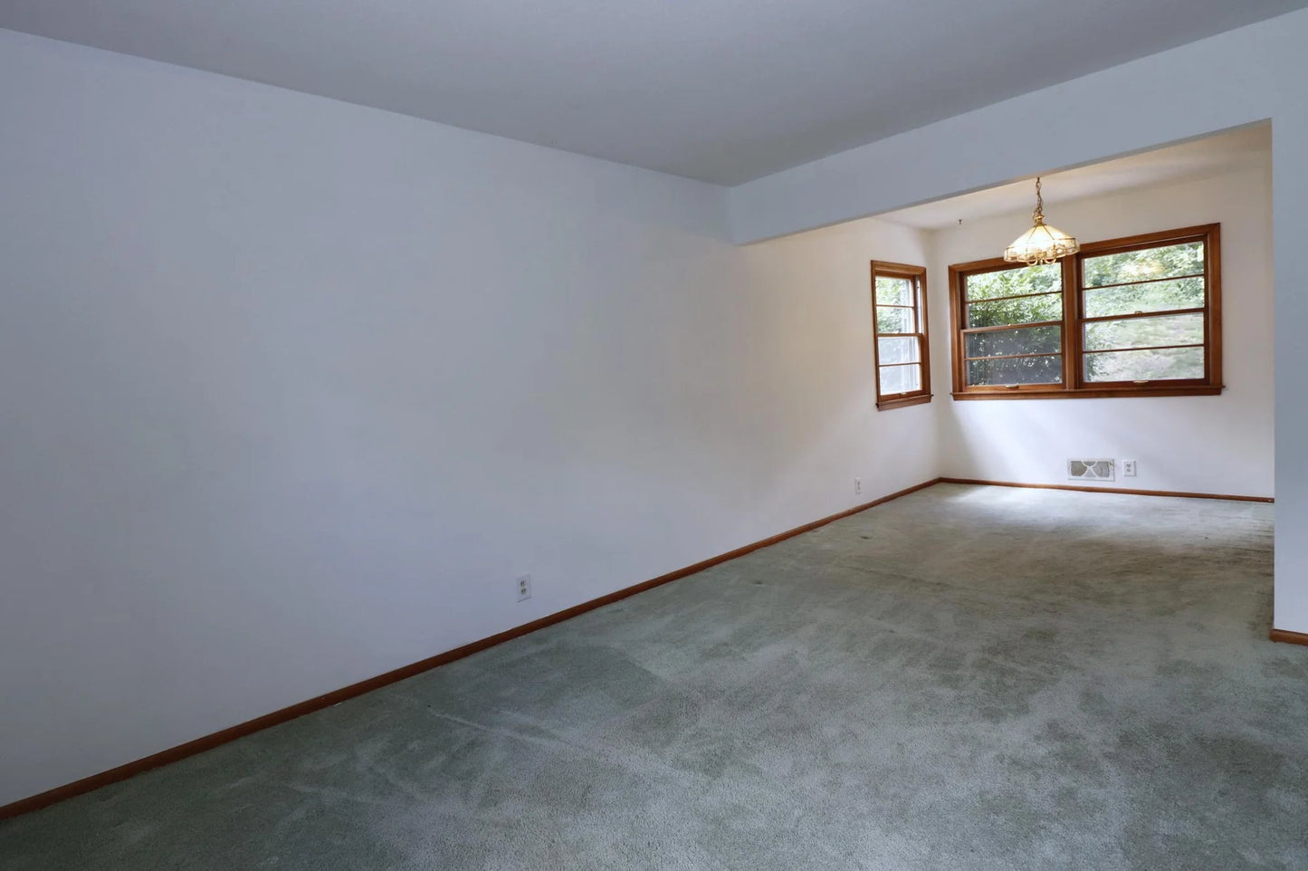 5043 Overlook Circle, Bloomington, MN 55437