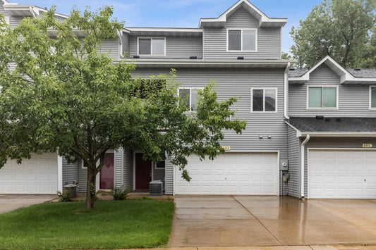 631 Woodduck Drive, Woodbury, MN 55125