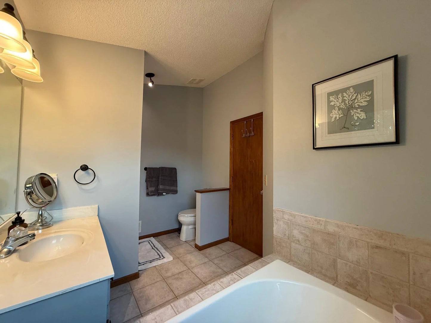 593 Coventry Parkway, Eagan, MN 55123