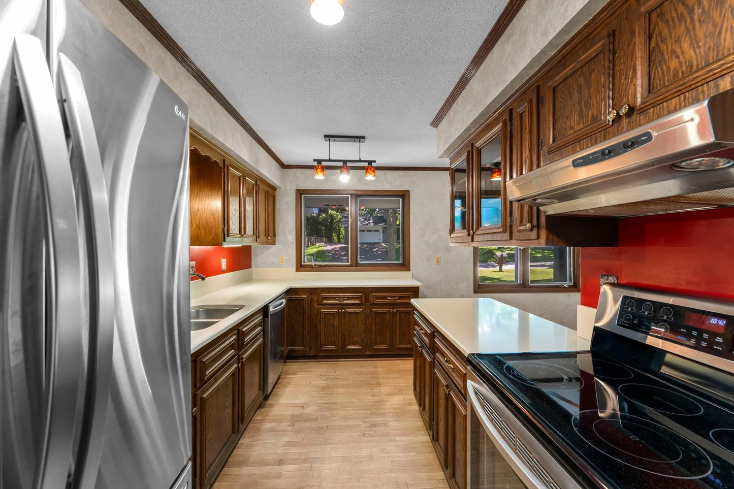 5400 Malibu Drive, Edina, MN 55436