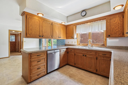 528 Lexington Parkway, Saint Paul, MN 55116