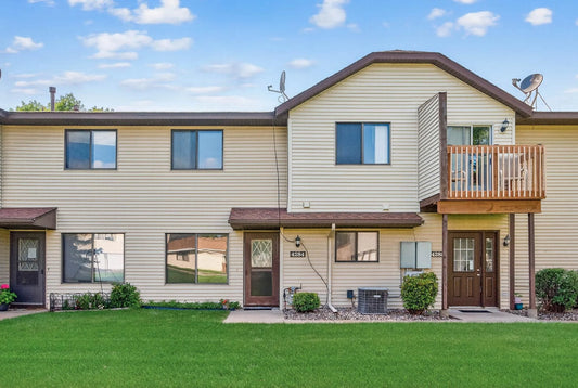 4284 Parkview Court, Vadnais Heights, MN 55127