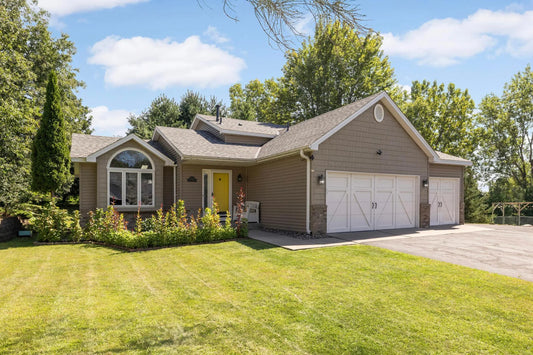 4625 Hamlet Avenue, Oakdale, MN 55128