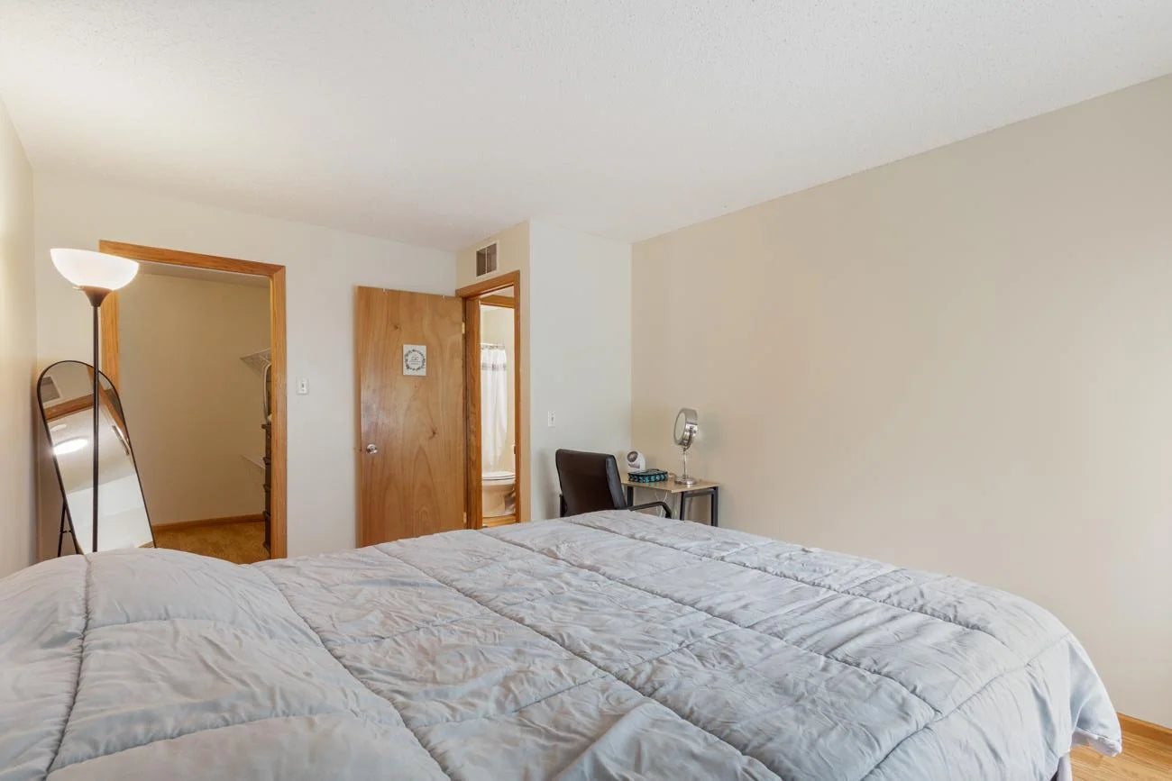 4488 Cinnamon Ridge Trail, Eagan, MN 55122