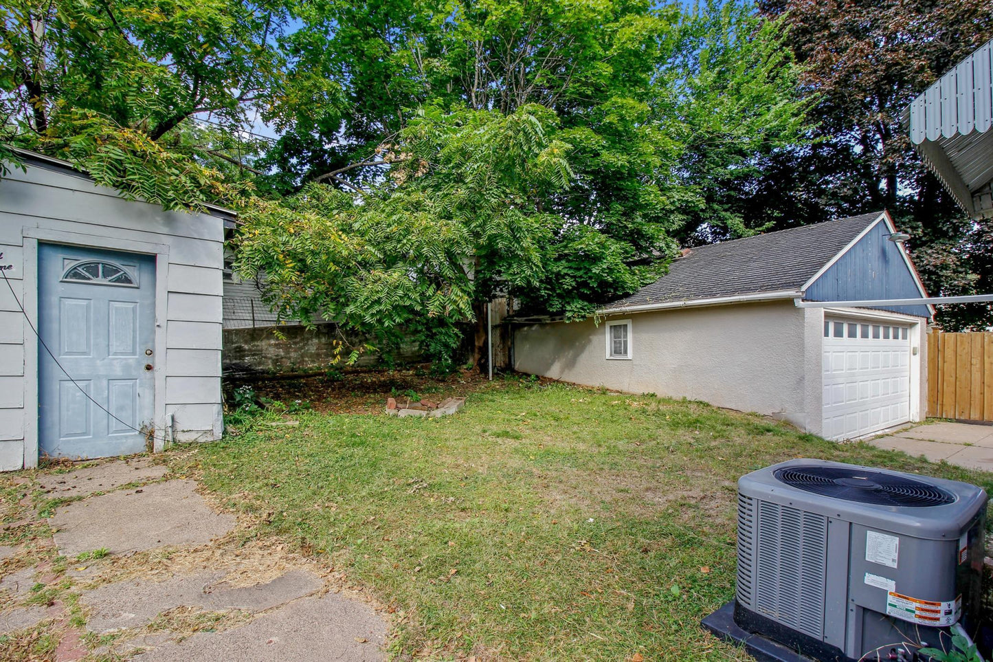 1009 Grotto Street, Saint Paul, MN 55103