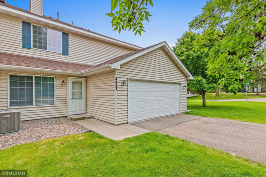 4923 Grenwich Place, Oakdale, MN 55128