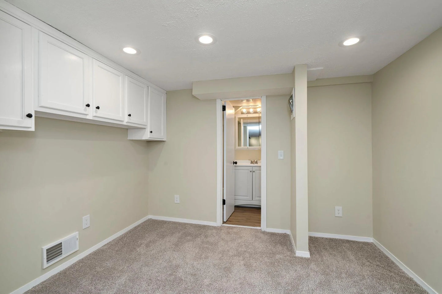 10212 Xerxes Avenue, Bloomington, MN 55431