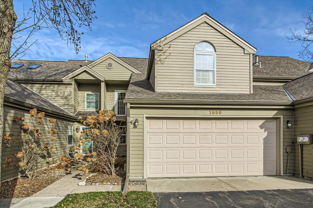 1656 Rose Hill Circle, Lauderdale, MN 55108