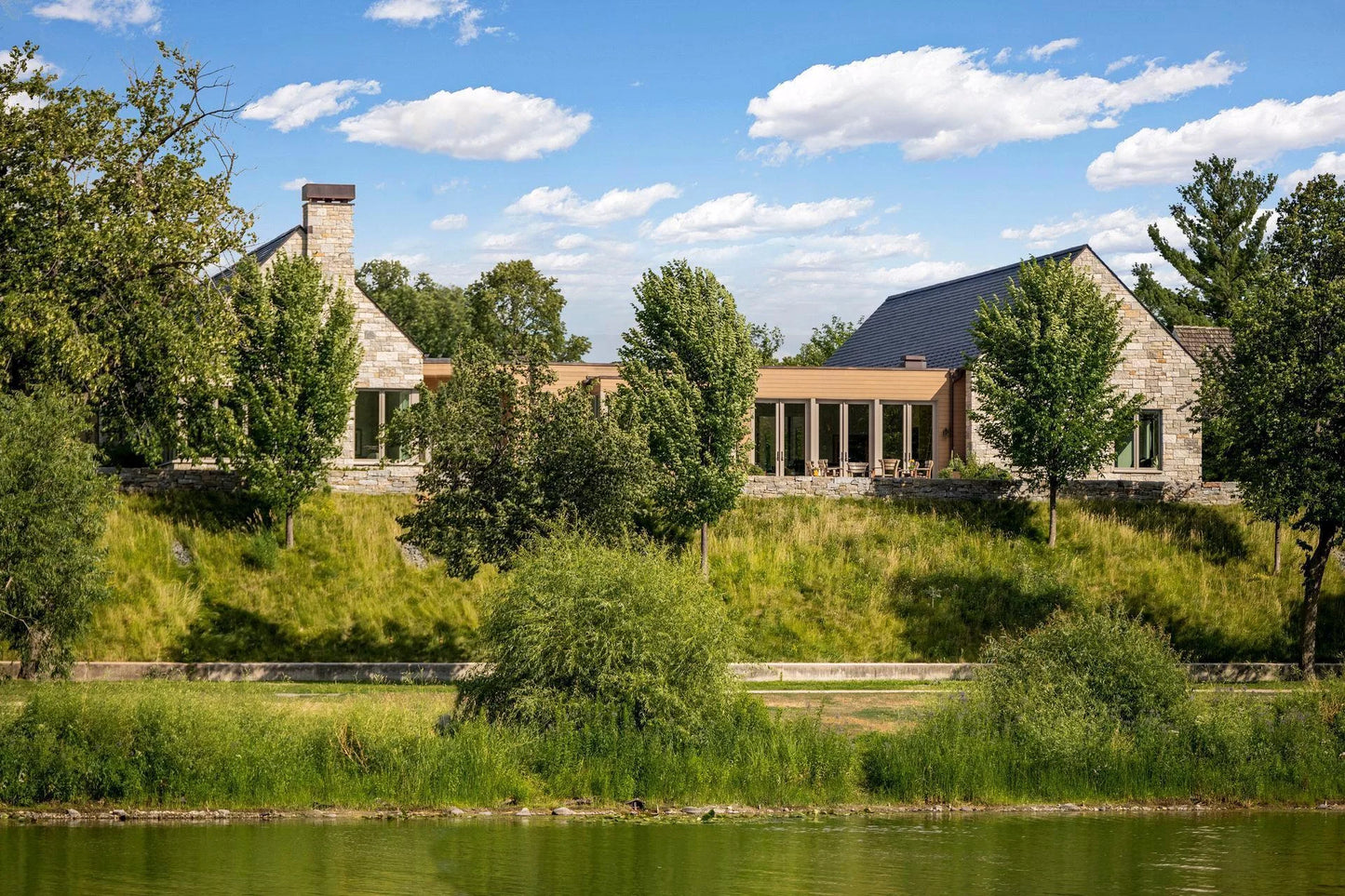 2505 Lake Of The Isles Parkway, Minneapolis, MN 55405