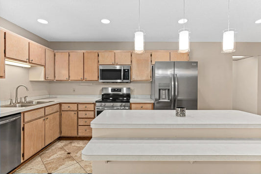 1049 Aston Circle, Burnsville, MN 55337