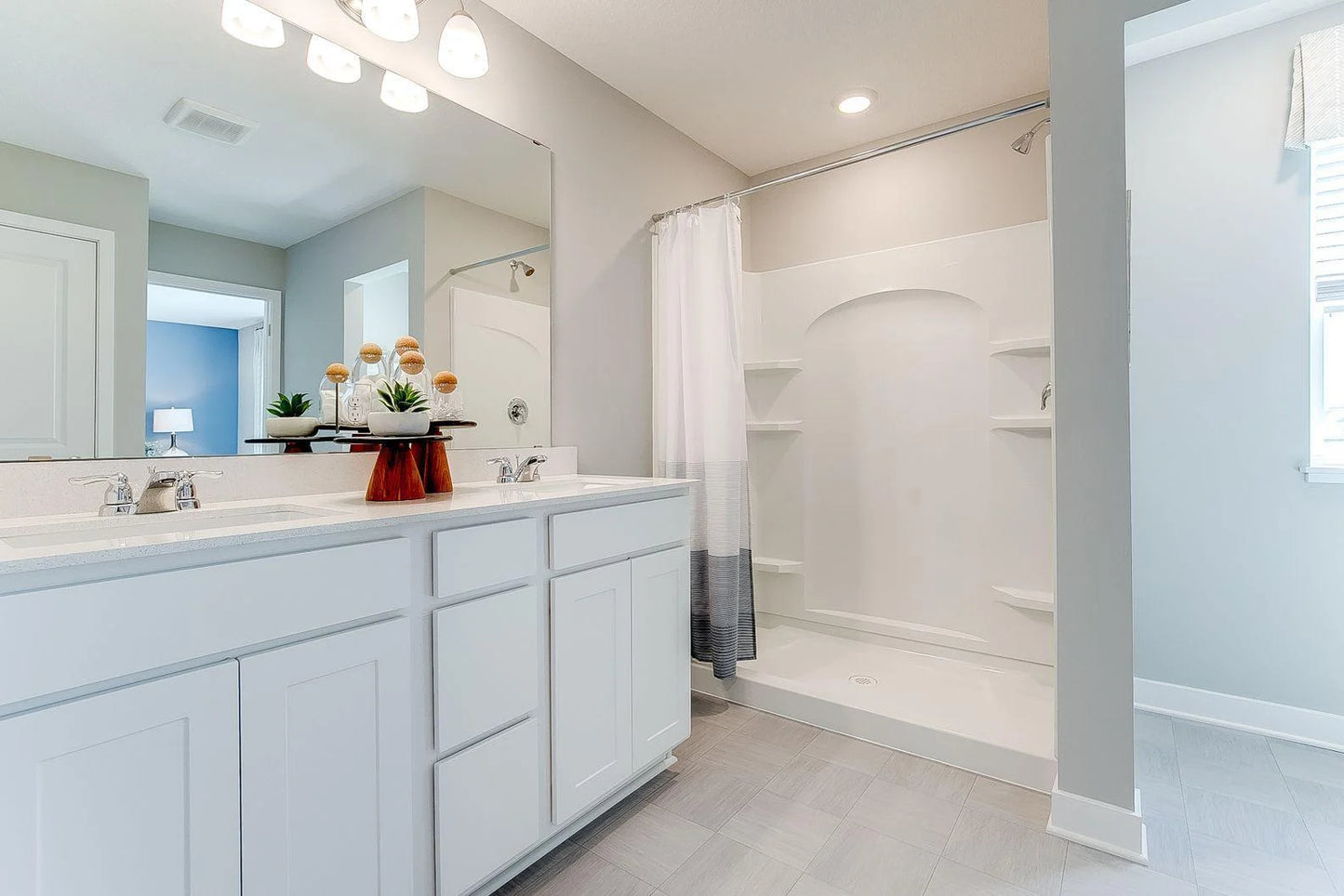 1684 Oak Creek Pass, Chaska, MN 55318