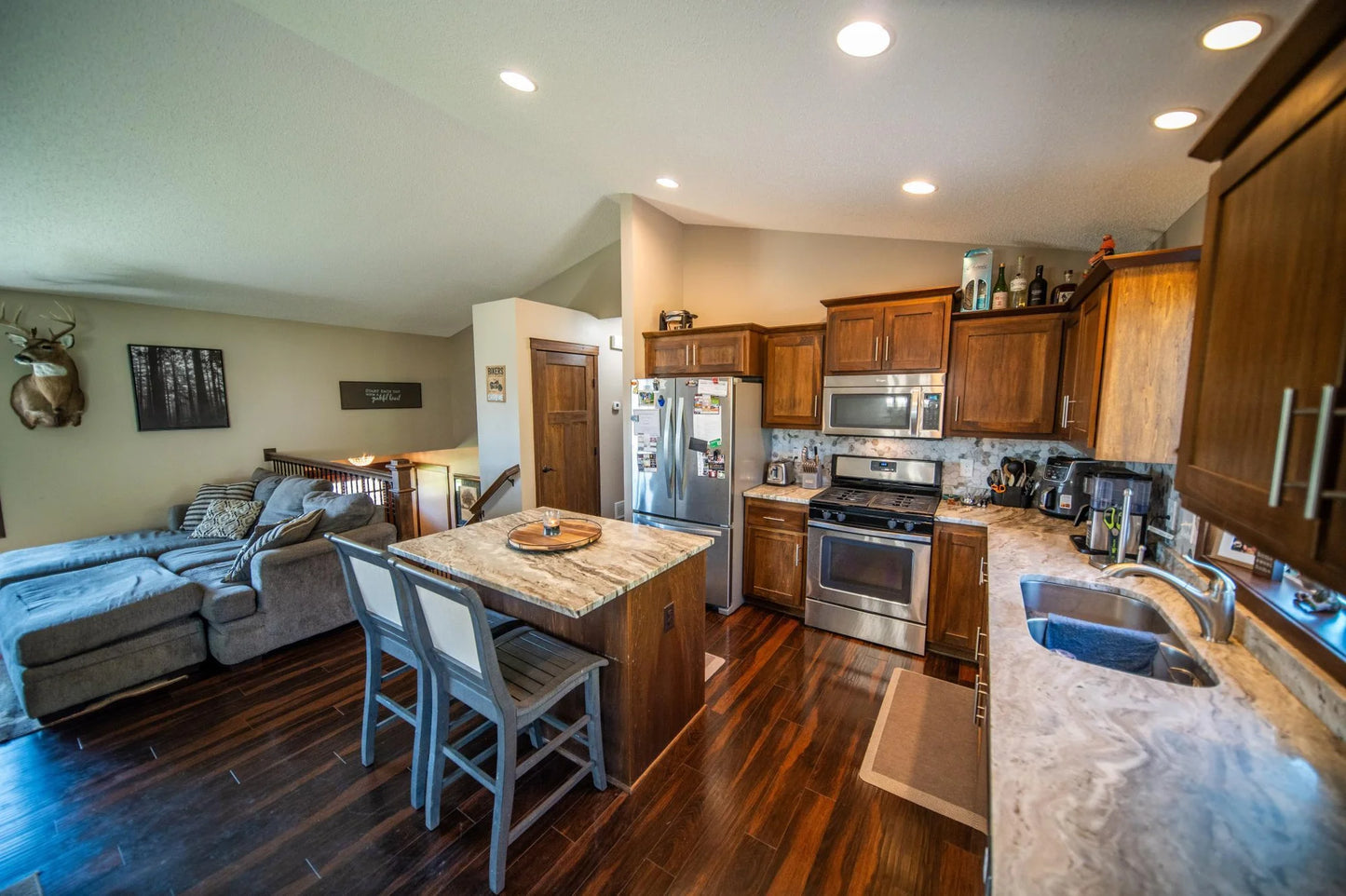 426 Creek Avenue , Delano, MN 55328
