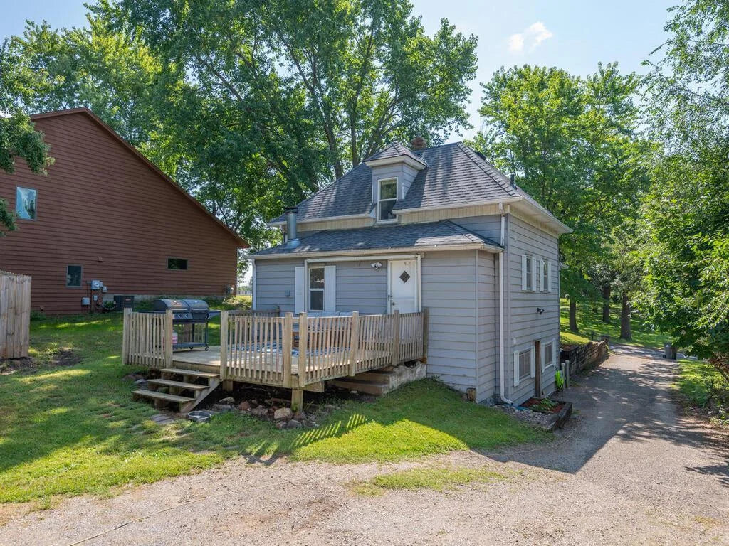 5102 Memorial Trail, Prior Lake, MN 55372