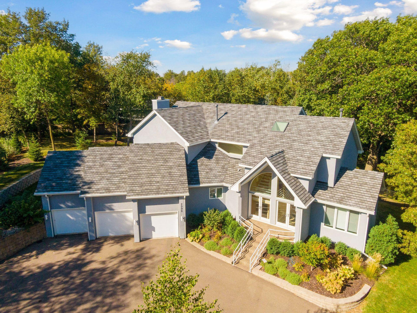 2090 Austrian Pine Lane, Minnetonka, MN 55305