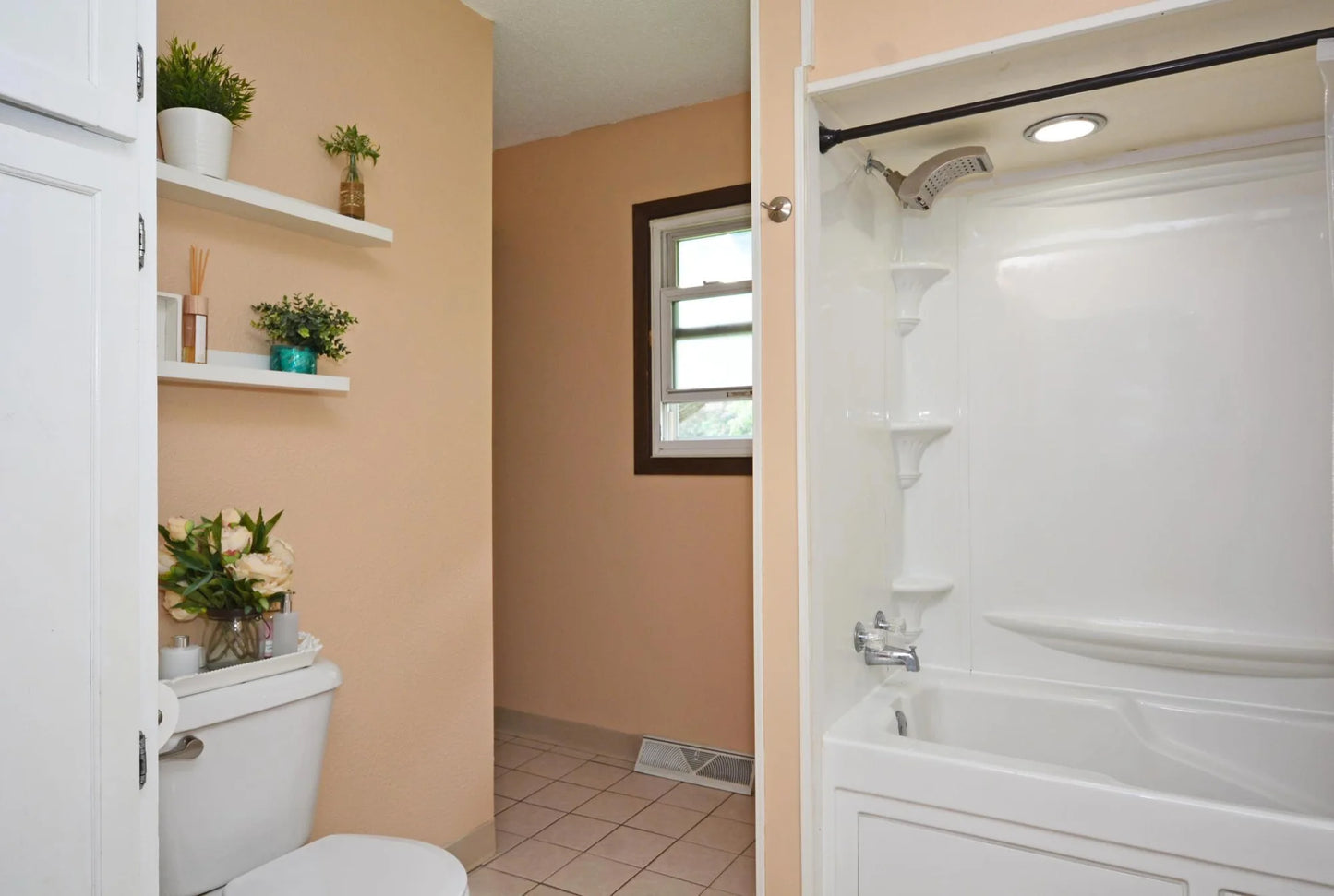 685 Mcknight Road, Saint Paul, MN 55119