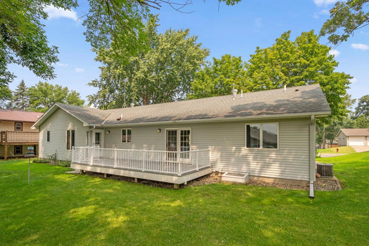 105 Knollwood Street, Annandale, MN 55302