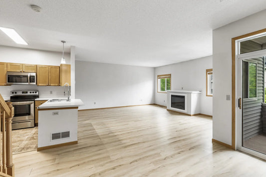631 Woodduck Drive, Woodbury, MN 55125