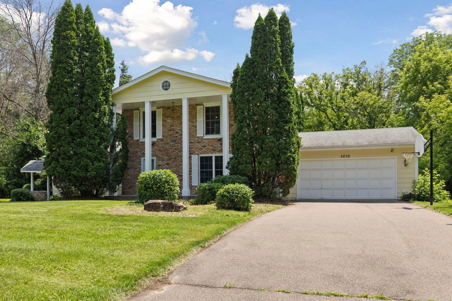 5235 139th Street, Savage, MN 55378