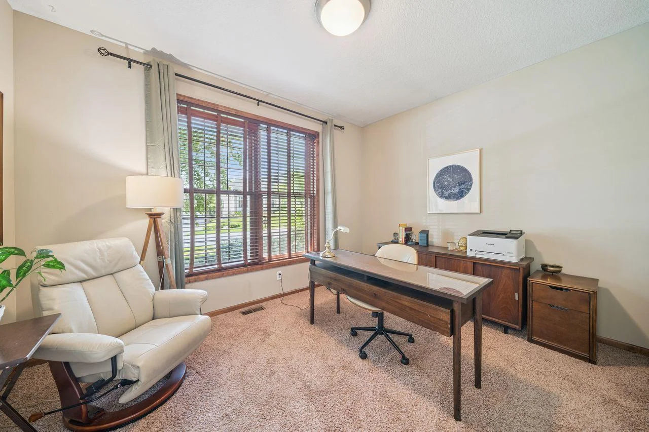 4628 Pinetree Curve, Eagan, MN 55122