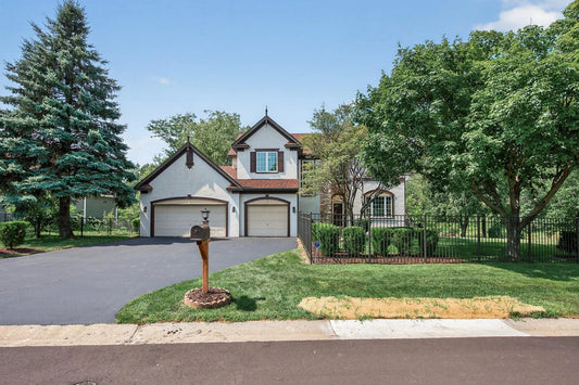 2545 Hillwood Drive, Maplewood, MN 55119