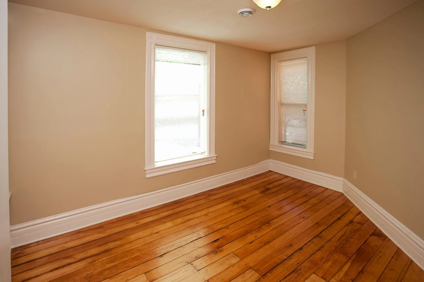 686 Bradley Street, Saint Paul, MN 55130