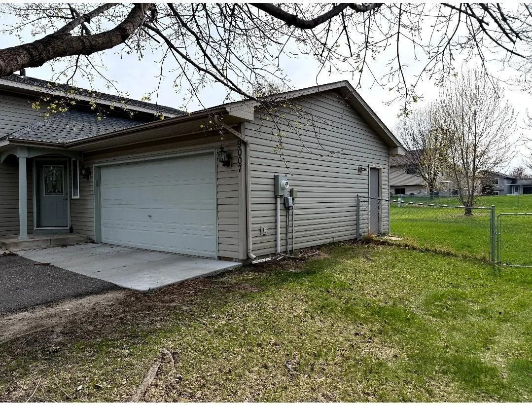 9007 Hampshire Avenue, Brooklyn Park, MN 55445