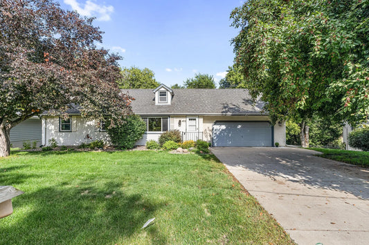 475 Centennial Drive, Roseville, MN 55113