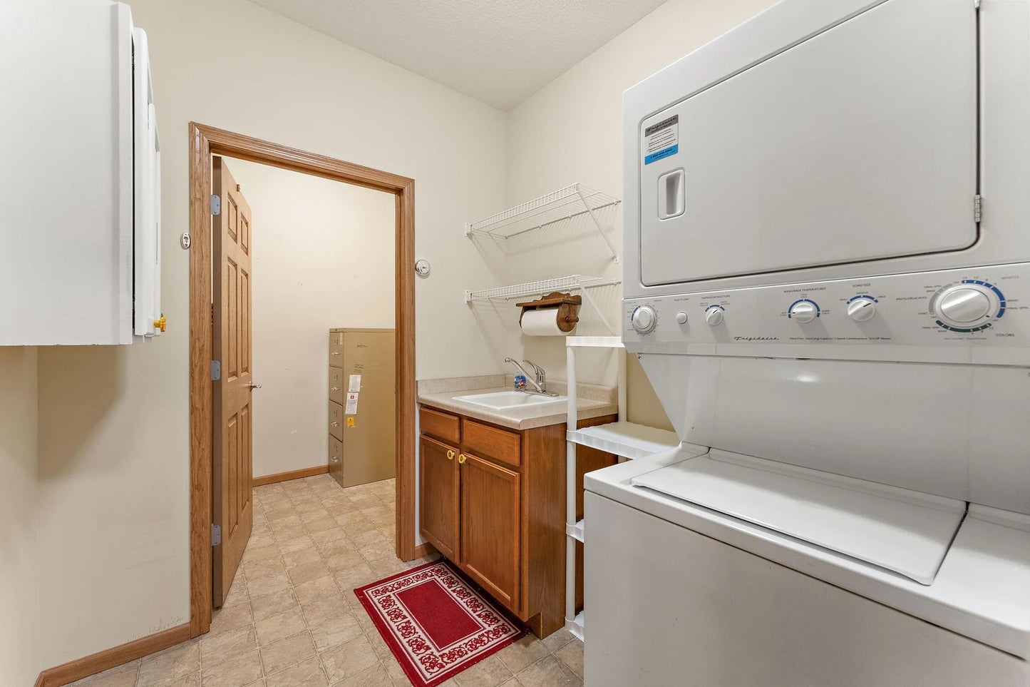 601 LeVander Way, South Saint Paul, MN 55075