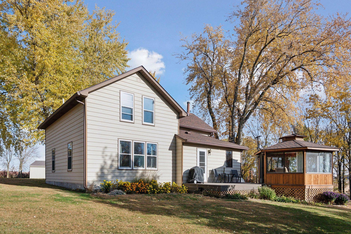 12420 County Road 51 , Norwood Young America, MN 55368