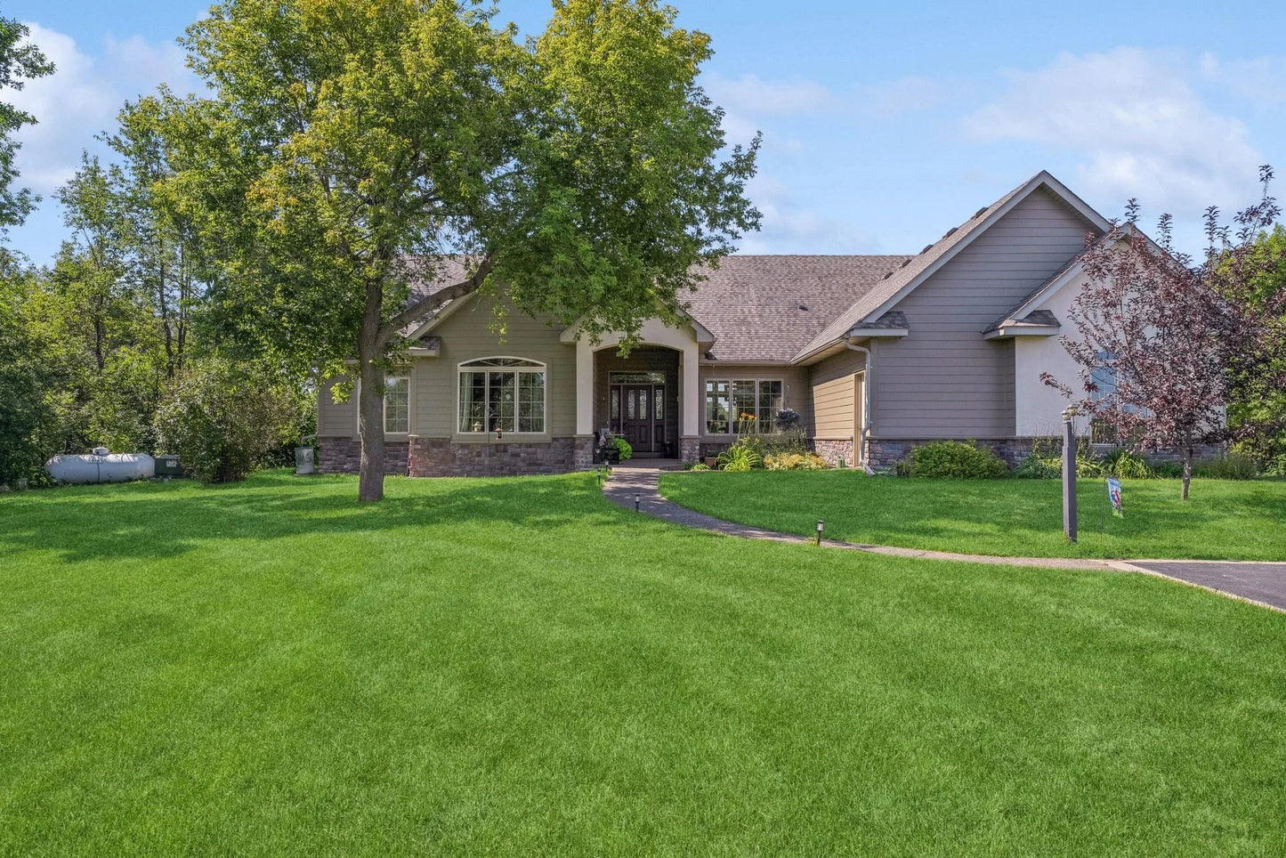 5057 Fairhill Drive, Buffalo, MN 55313