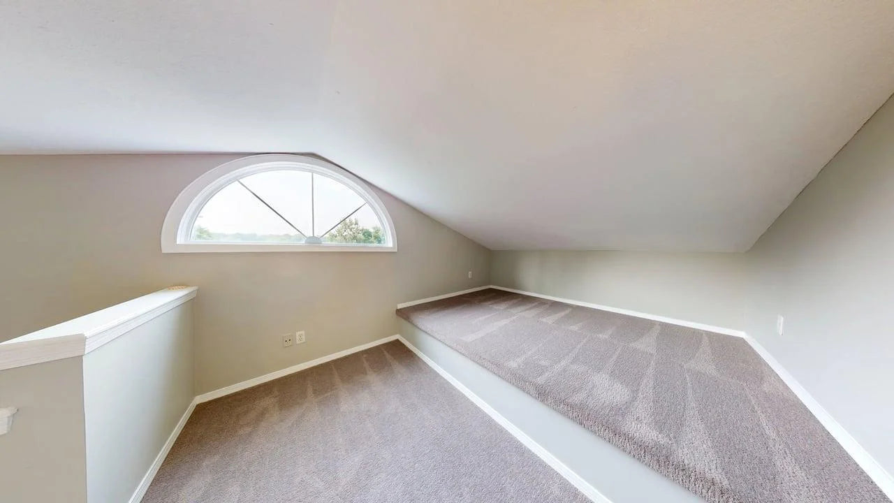 520 Hanlon Ave , Orono, MN 55391