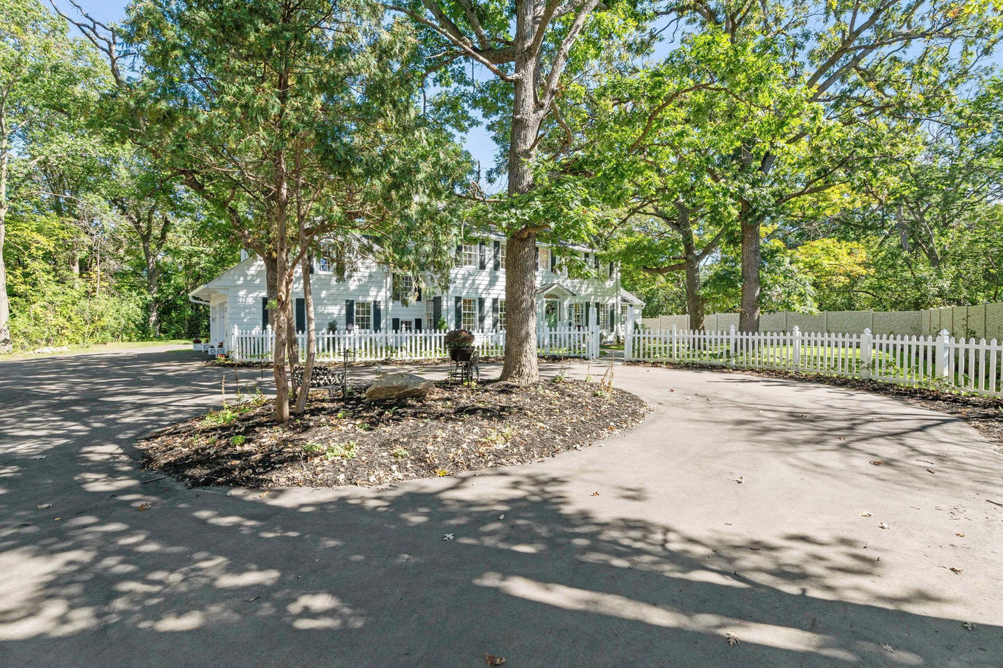 3027 Hazelwood Road, Minnetonka, MN 55305