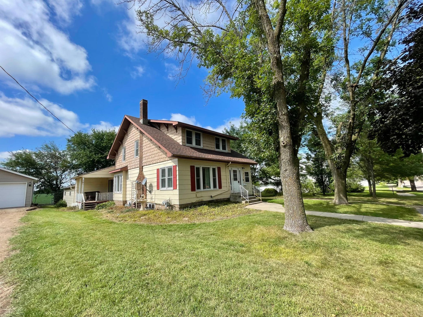 121 West Street, Sanborn, MN 56083