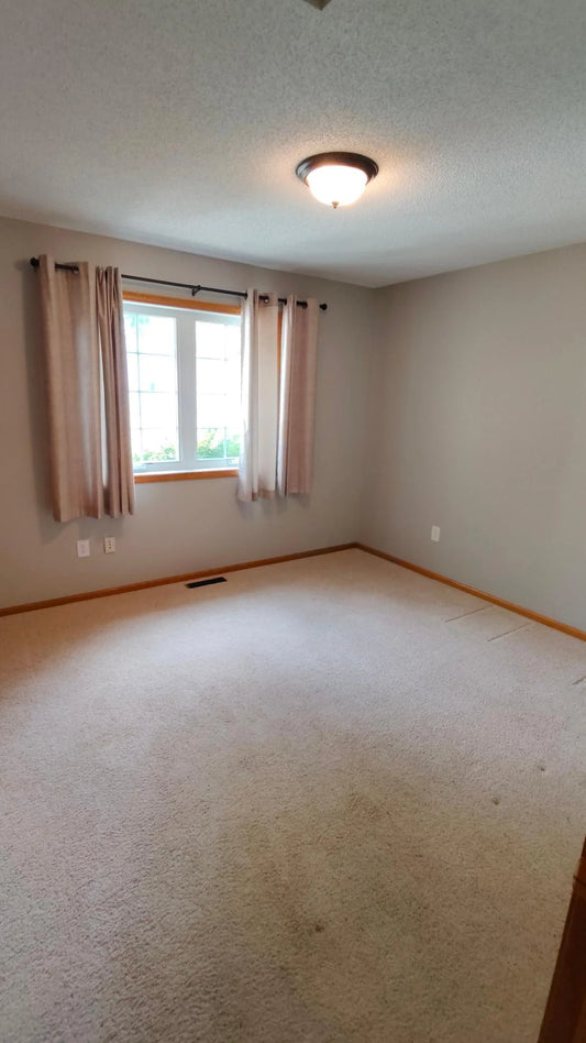 514 Deer Ridge Lane, Maplewood, MN 55119