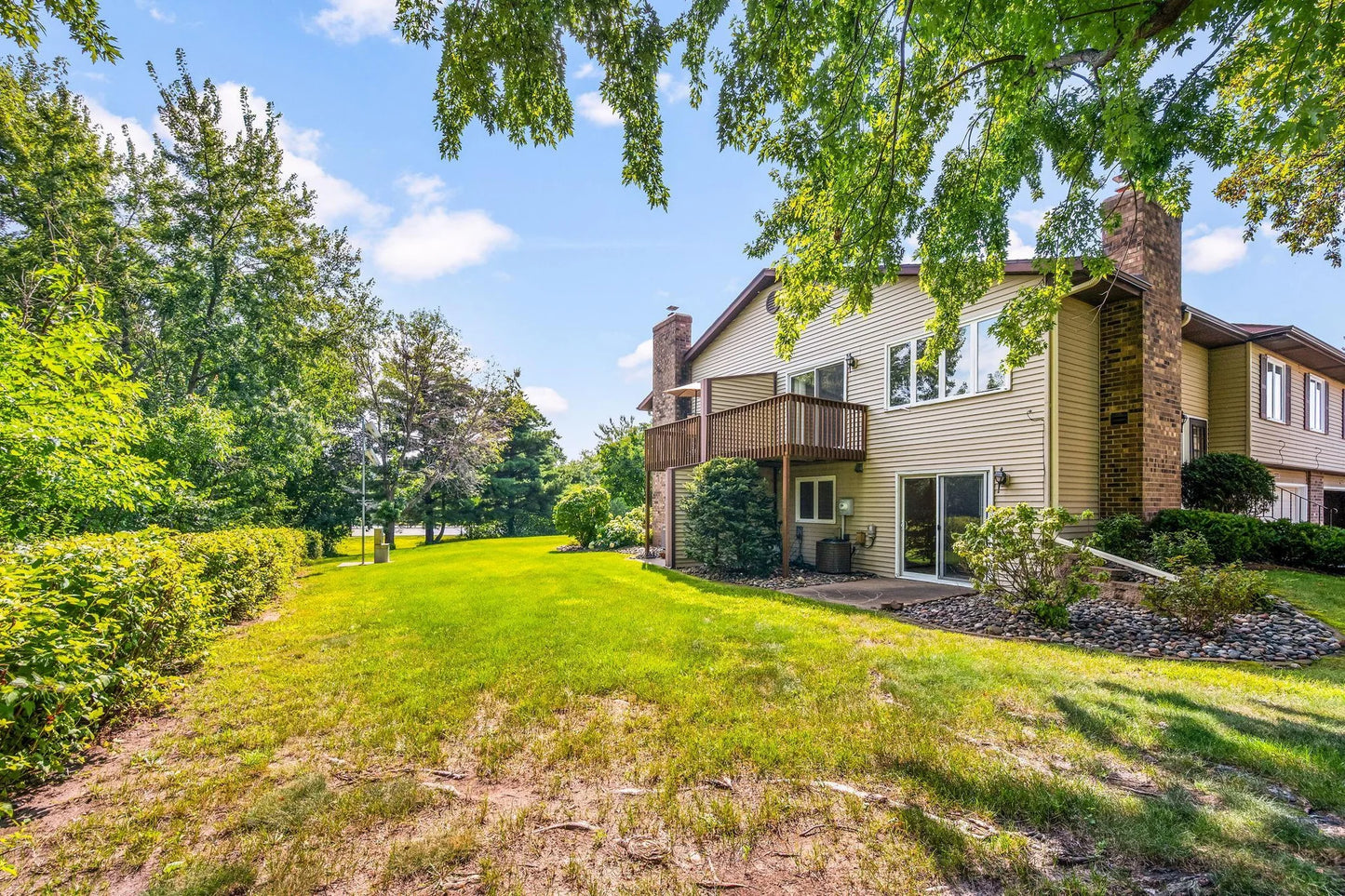 10372 Balsam Lane, Eden Prairie, MN 55347