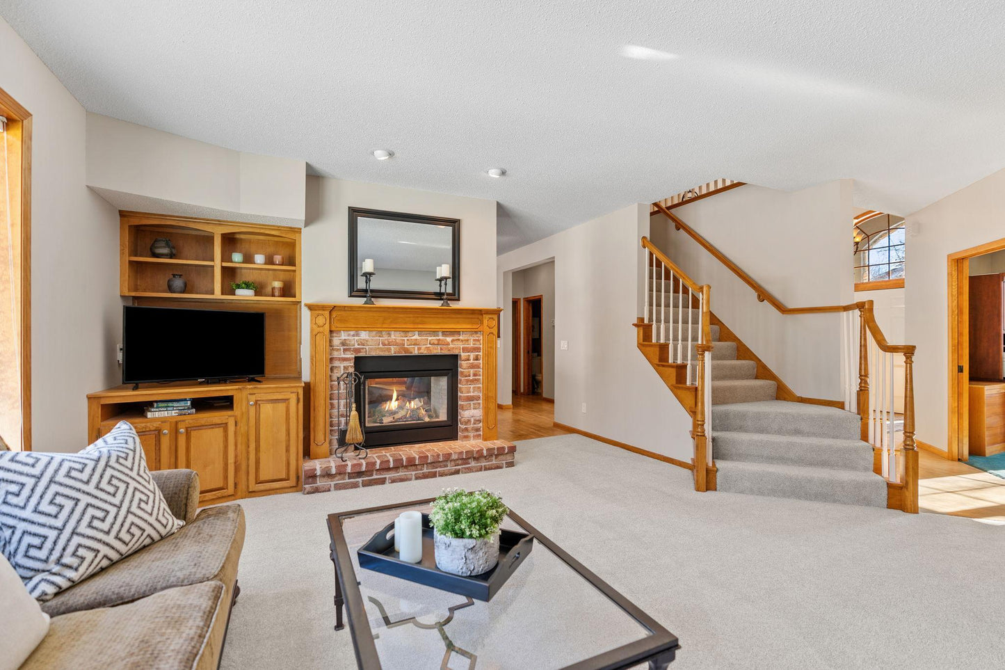 1480 Knob Hill Lane, Chanhassen, MN 55331