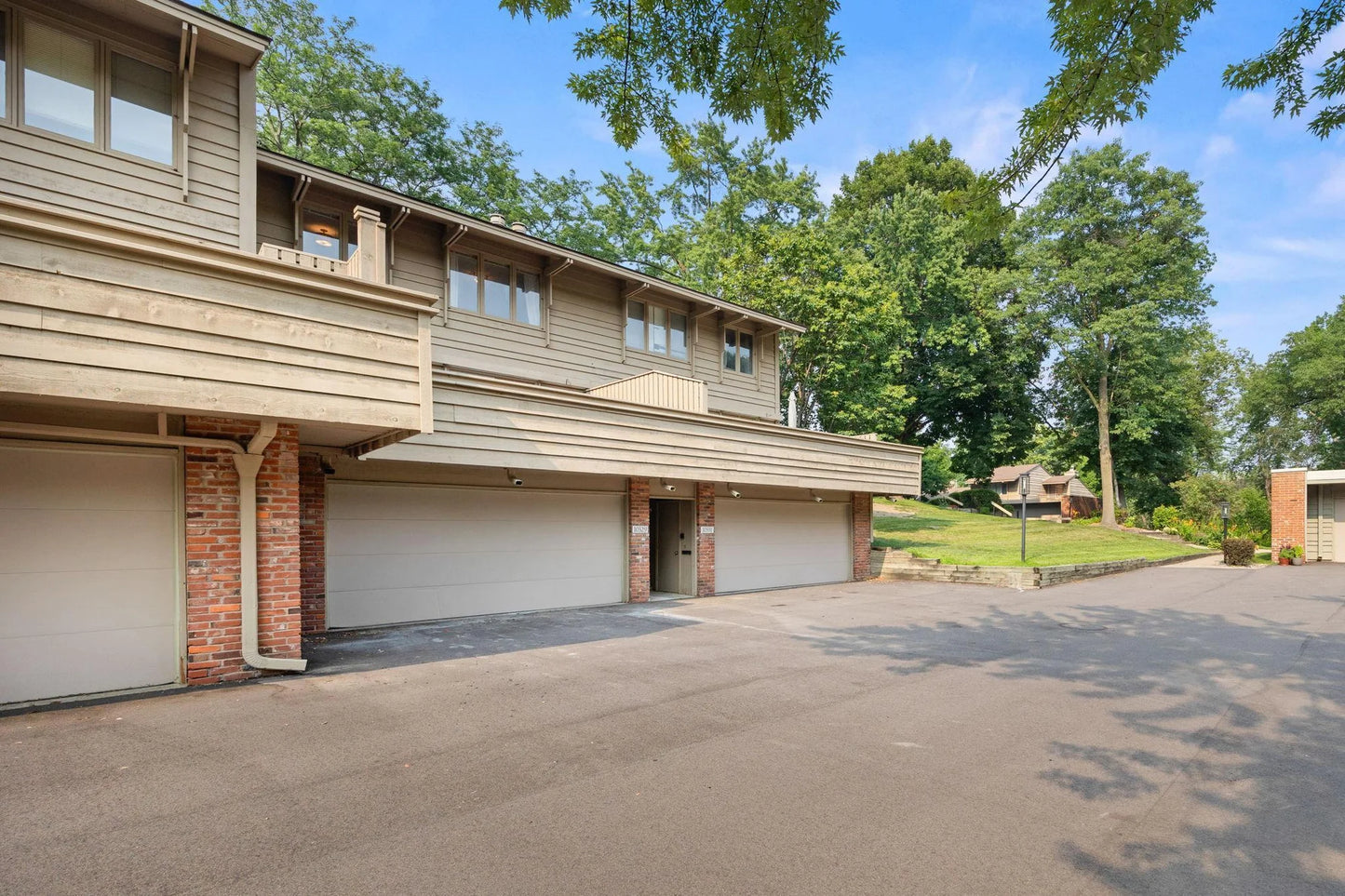 10329 Scarborough Road, Bloomington, MN 55437