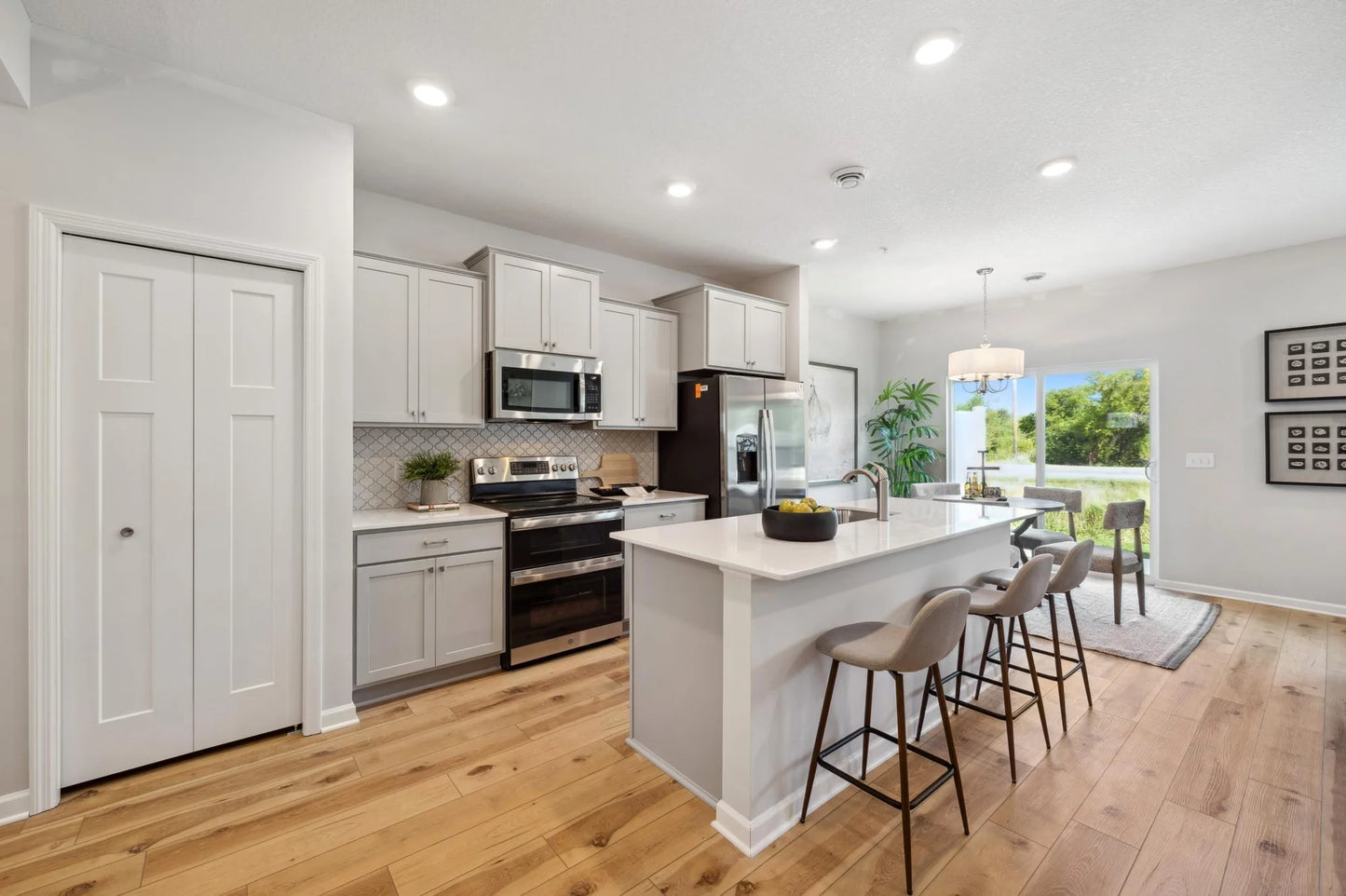 10320 Birchwood Circle, Victoria, MN 55318