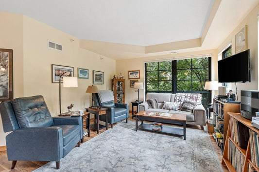 2565 Franklin Avenue, Saint Paul, MN 55114