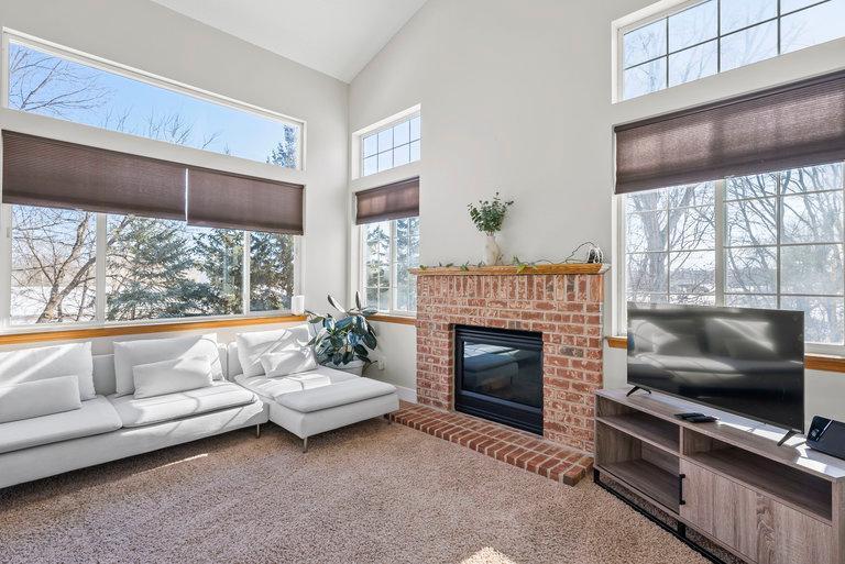 2204 Rocky Rapids Way, Eagan, MN 55122