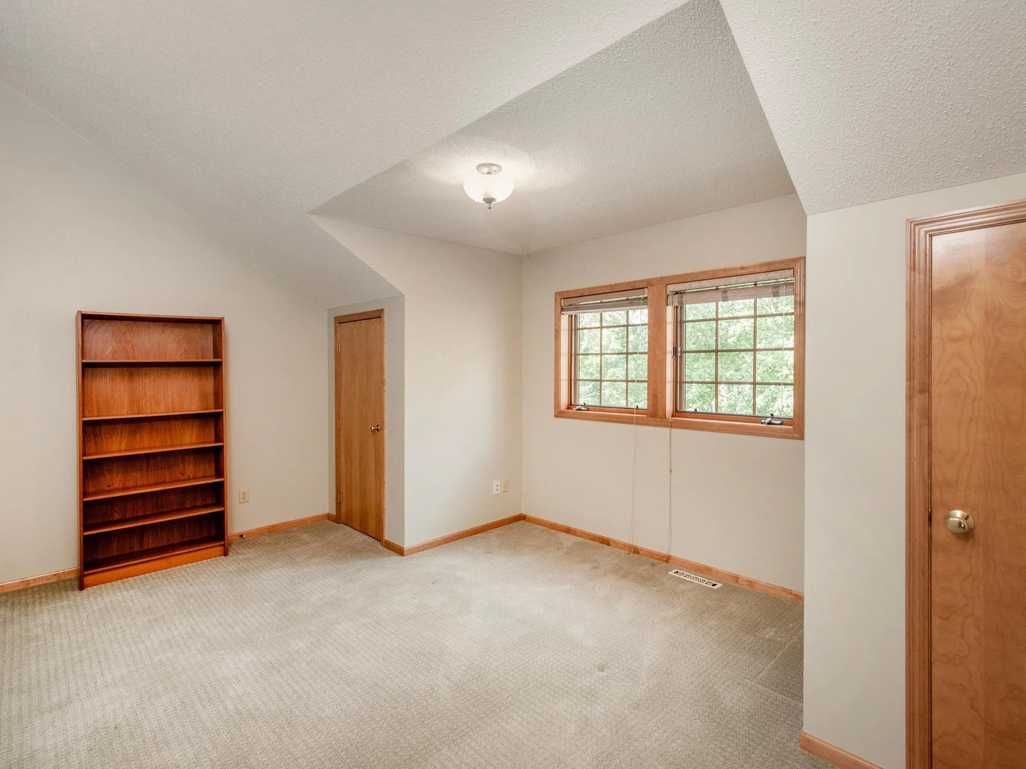 1407 Midway Parkway, Saint Paul, MN 55108