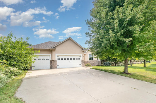 605 Heritage Trail, New Prague, MN 56071