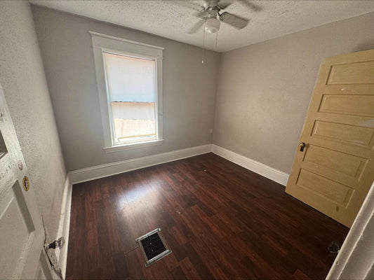 1051 Mclean Avenue, Saint Paul, MN 55106