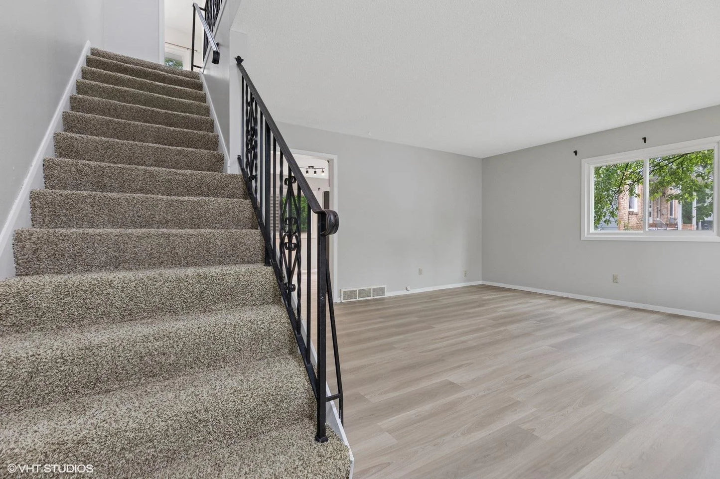 510 Shadyside Circle, Hopkins, MN 55343