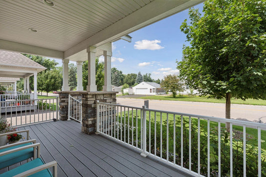 630 Lovell Avenue, Roseville, MN 55113