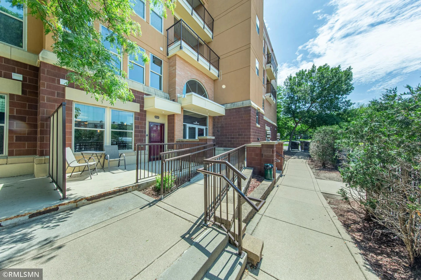 150 Burnsville Parkway, Burnsville, MN 55337