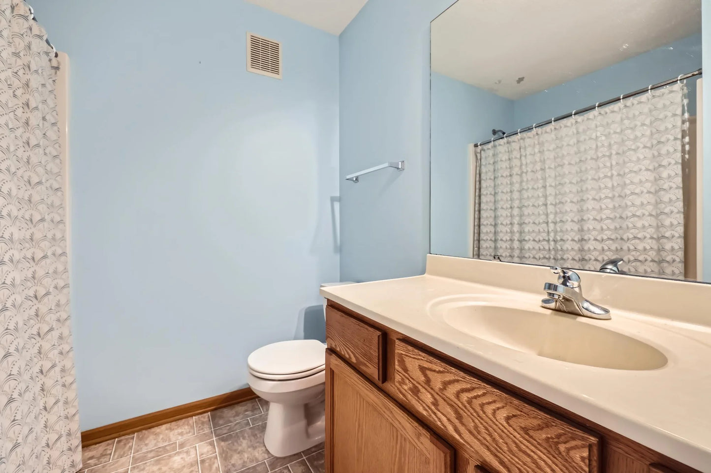 915 Harmony Path, Norwood Young America, MN 55397