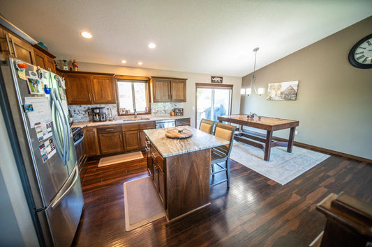 426 Creek Avenue , Delano, MN 55328
