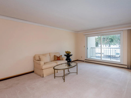 2485 Londin Lane, Maplewood, MN 55119